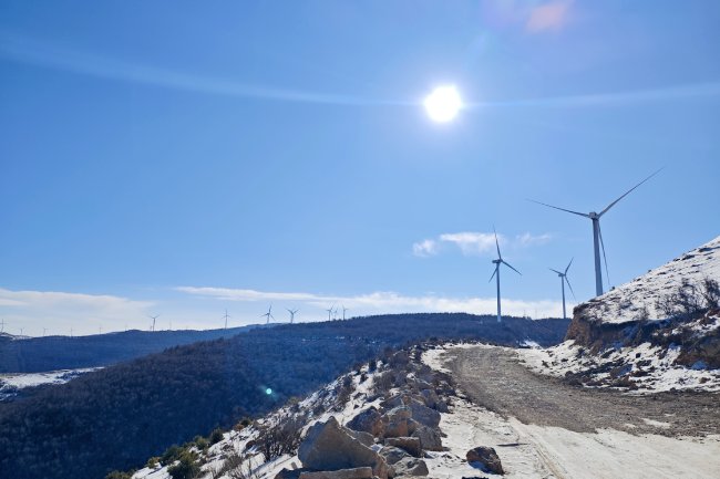 1764753812513416FfLF.jpg 山西华电大同甸顶山风电场.jpg